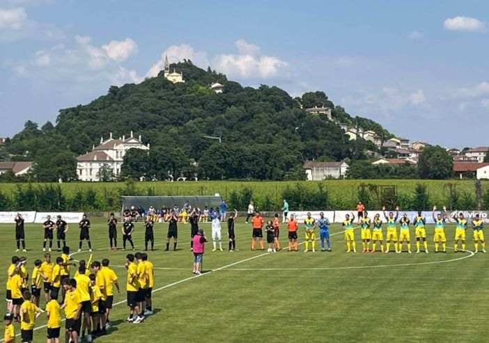 Magenta il sogno diventa realtà: conquistata la serie D !!! Magenta il sogno diventa realtà: conquistata la serie D !!!