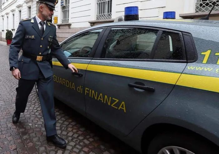 A Vigevano la GDF sequestra oltre 2.000 tonnellate di rifiuti pericolosi, denunciate 13 persone A Vigevano la GDF sequestra oltre 2.000 tonnellate di rifiuti pericolosi, denunciate 13 persone