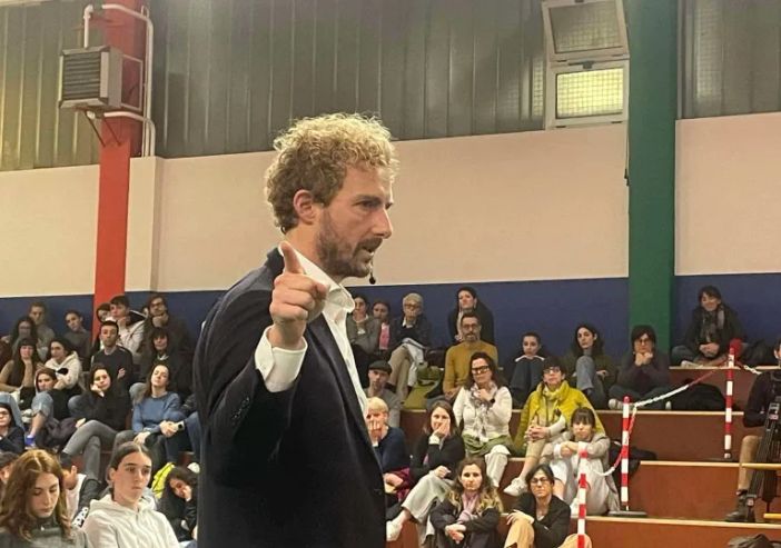Alessandro D’Avenia, Ulisse, Bellezza e stupor mundi: 700 persone incantate, ad Abbiategrasso. Un successo incredibile per Beatrice Poggi e Umane Connessioni Alessandro D’Avenia, Ulisse, Bellezza e stupor mundi: 700 persone incantate, ad Abbiategrasso. Un successo incredibile per Beatrice Poggi e Umane Connessioni