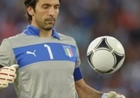 Gli studenti di Pavia a scuola di alimentazione da Gigi Buffon