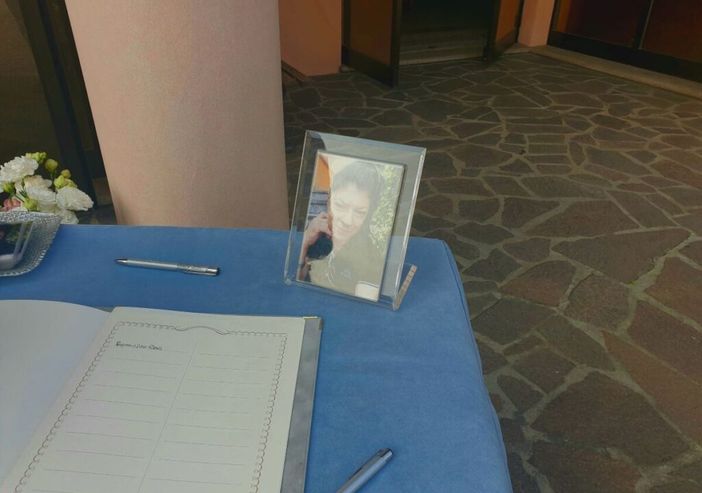 Magenta: folla commossa alla Sacra Famiglia per l’ultimo saluto ad Elisa Rondena