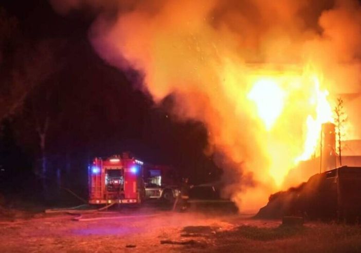 Abbiategrasso: incendio nella notte, distrutto un negozio di abbigliamento