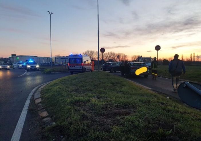 Ancora un incidente all’intersezione tra Magenta e Robecco sul Naviglio: feriti e ripercussioni sulla viabilità Ancora un incidente all’intersezione tra Magenta e Robecco sul Naviglio: feriti e ripercussioni sulla viabilità