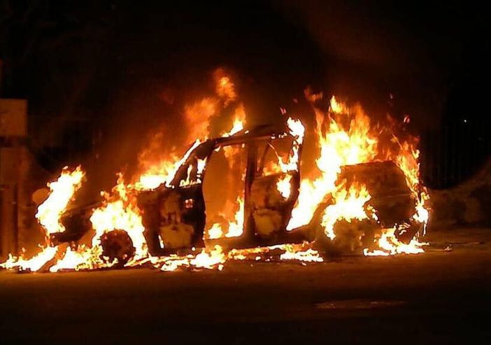 Milano: auto in fiamme a Sesto San Giovanni, il corpo carbonizzato è di un vigile del fuoco Milano: auto in fiamme a Sesto San Giovanni, il corpo carbonizzato è di un vigile del fuoco