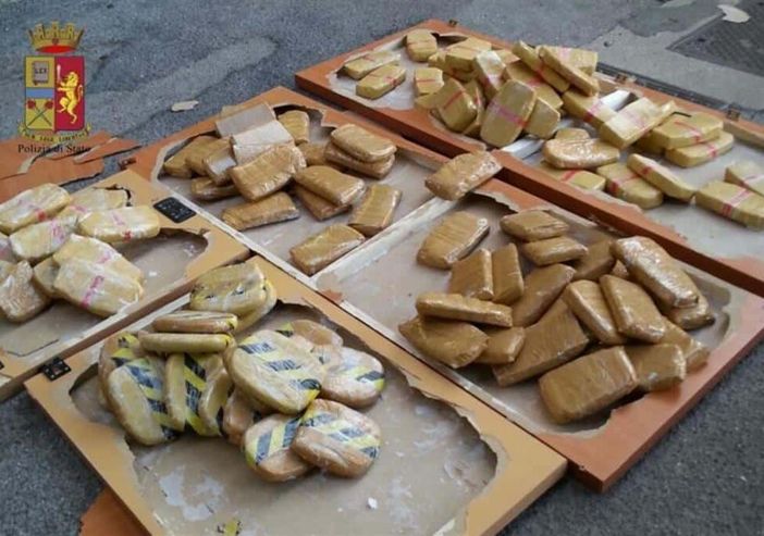 Droga dal Sudamerica a Milano e Pavia, 17 arresti Droga dal Sudamerica a Milano e Pavia, 17 arresti
