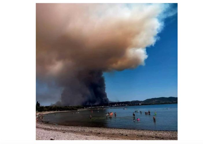 Il fumo su Gorizia, foto postata dal sindaco Ziberna Il fumo su Gorizia, foto postata dal sindaco Ziberna
