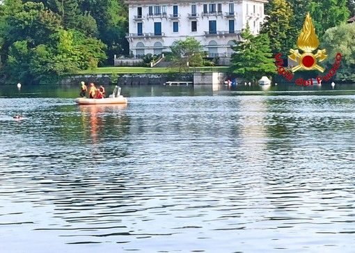 Si tuffa nel Ticino, ragazzo disperso in acqua a Sesto Calende Si tuffa nel Ticino, ragazzo disperso in acqua a Sesto Calende