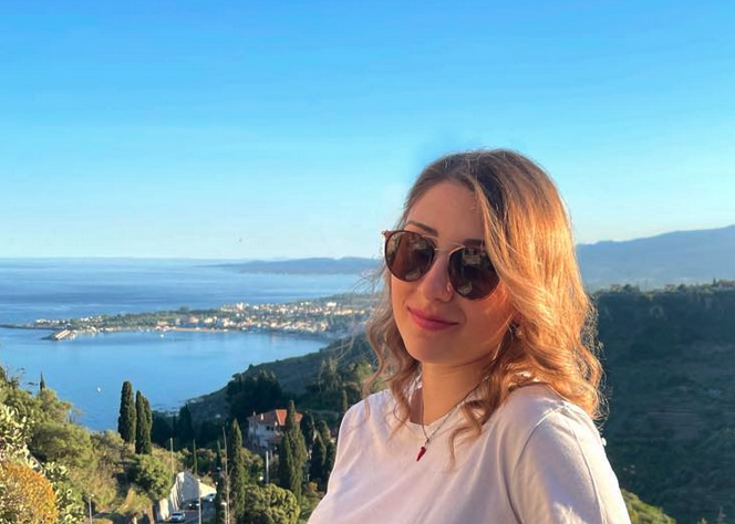 Insegna a Stresa la docente più giovane d'Italia: ha solamente 18 anni Insegna a Stresa la docente più giovane d'Italia: ha solamente 18 anni