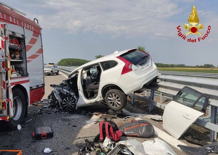 Le immagini del tragico incidente in autostrada nel tratto Gropello-Casei Gerola Le immagini del tragico incidente in autostrada nel tratto Gropello-Casei Gerola