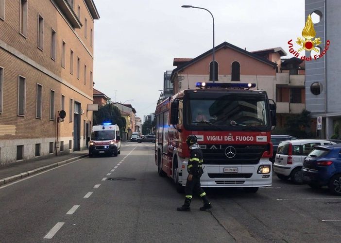 I vigili del fuoco e l'ambulanza sul posto