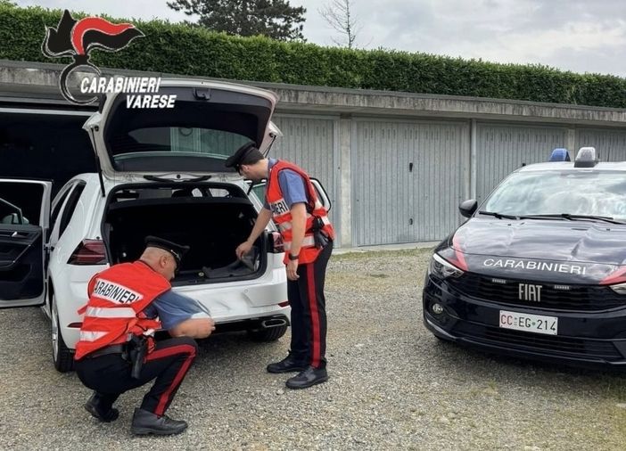 Smantellata dai carabinieri la banda delle truffe porta a porta: sei persone in manette. Bottino da mezzo milione. Affiliati della banda anche in provincia di Pavia Smantellata dai carabinieri la banda delle truffe porta a porta: sei persone in manette. Bottino da mezzo milione. Affiliati della banda anche in provincia di Pavia