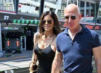 Bezos e Sanchez contribuiscono a salvaguardare Venezia: donano 3 milioni alla città Bezos e Sanchez contribuiscono a salvaguardare Venezia: donano 3 milioni alla città