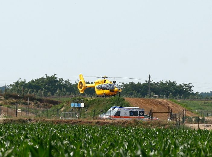 L'elisoccorso atterrato sulla pista di Ottobiano L'elisoccorso atterrato sulla pista di Ottobiano