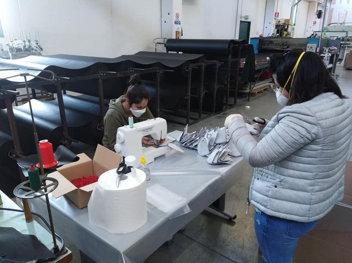 Pieve del Cairo: la ditta Gmt Srl produce nuove mascherine per l'emergenza Coronavirus