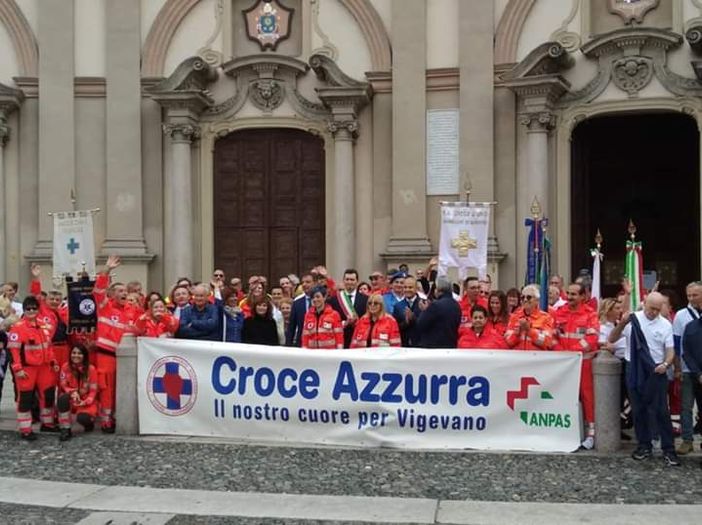- (FOTOGALLERY) - Vigevano, si festeggiano i 50 anni di Croce Azzurra - (FOTOGALLERY) - Vigevano, si festeggiano i 50 anni di Croce Azzurra