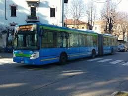 Mortara, il comune esternalizza il servizio scuolabus. La Stav vince l’appalto