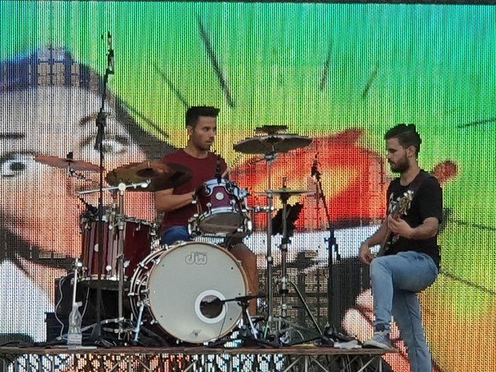 Il batterista Matteo La Mantia da Sannazzaro ai "Divina Band" Il batterista Matteo La Mantia da Sannazzaro ai "Divina Band"