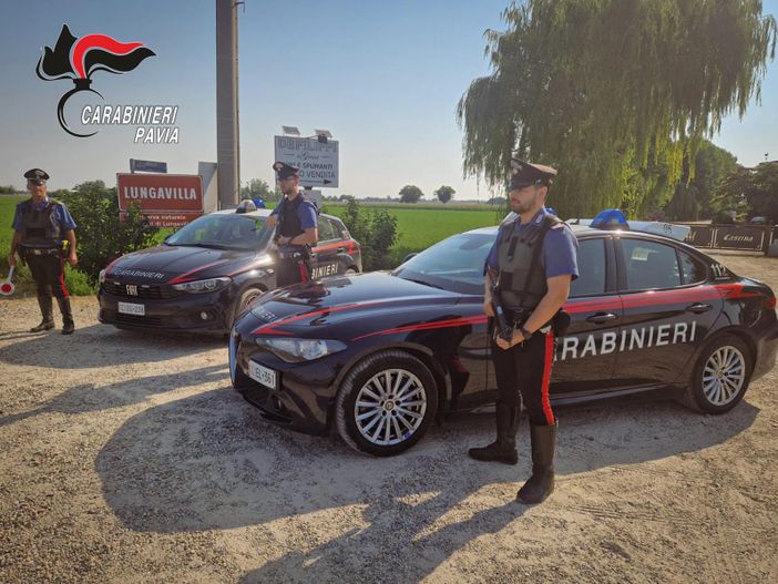 Lungavilla, aggredisce in casa un amico e lo ferisce alla gola: arrestato dai Carabinieri per tentato omicidio Lungavilla, aggredisce in casa un amico e lo ferisce alla gola: arrestato dai Carabinieri per tentato omicidio