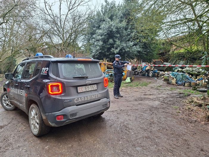 Carabinieri forestali, sequestrata una discarica abusiva a Miradolo Terme Carabinieri forestali, sequestrata una discarica abusiva a Miradolo Terme