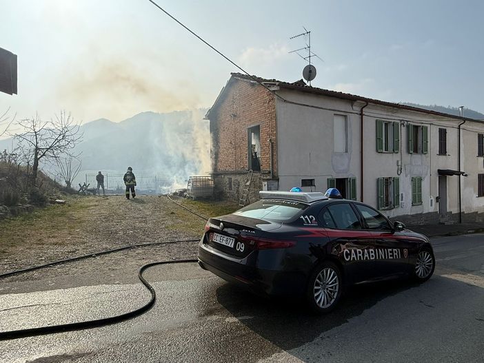 Bagnaria, incendio in abitazione. I Carabinieri mettono in salvo una donna