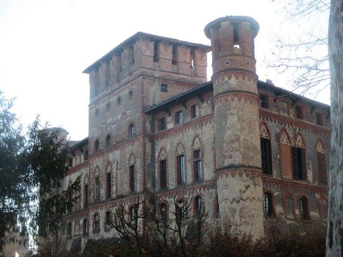 Il castello di Piovera Il castello di Piovera