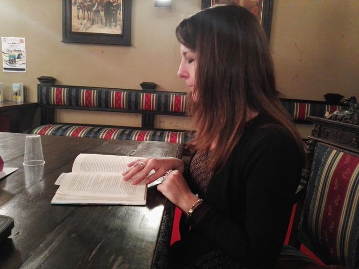 Gambolò, il personaggio della ghostwriter Vani è arrivato in città. A portarlo la scrittrice Alice Basso