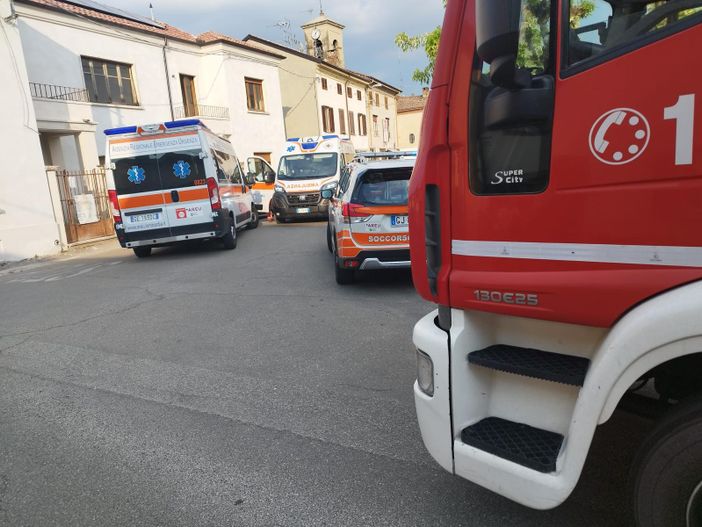 Cornale e Bastida: incidente sul lavoro, feriti tre operai. Sul posto anche l'elisoccorso Cornale e Bastida: incidente sul lavoro, feriti tre operai. Sul posto anche l'elisoccorso