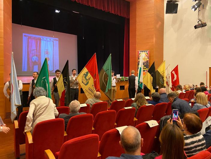 Mede: al teatro Besostri &quot;40 Voglia di Palio&quot;. Le immagini