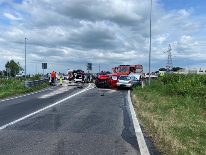 Mortara: tragico incidente sulla provinciale 494, muore uomo 70enne, ferita donna 40enne