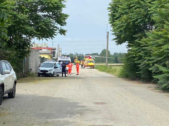 Sannazzaro: operaio 53enne accusa un malore mentre lavora in ditta, intervengono due colleghi con il defibrillatore