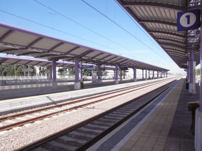 Abbiategrasso: donna travolta e uccisa sulla linea ferroviaria Milano-Mortara Abbiategrasso: donna travolta e uccisa sulla linea ferroviaria Milano-Mortara