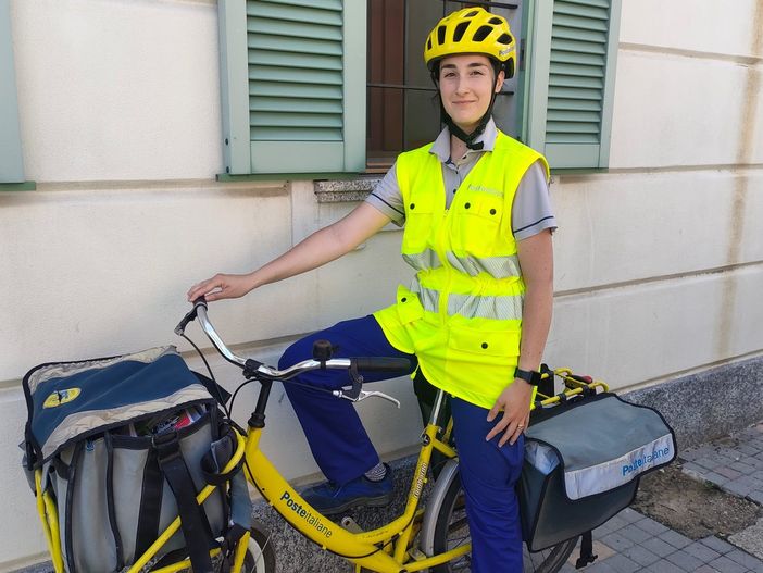 Giornata mondiale della bicicletta, consegne di lettere e pacchi in bici a Pavia Giornata mondiale della bicicletta, consegne di lettere e pacchi in bici a Pavia