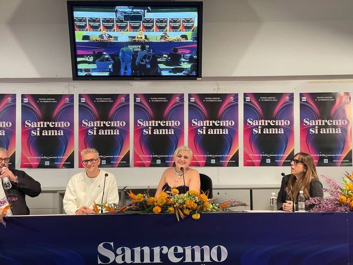 Dopo la prima serata BigMama parla della sua esperienza al Festival: "Amo l'orchestra anche se di solito canto con il dj" Dopo la prima serata BigMama parla della sua esperienza al Festival: "Amo l'orchestra anche se di solito canto con il dj"