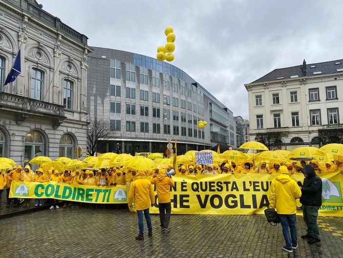 Ue, Coldiretti: agricoltori di Pavia a Bruxelles per stop burocrazia e misure urgenti per reddito imprese Ue, Coldiretti: agricoltori di Pavia a Bruxelles per stop burocrazia e misure urgenti per reddito imprese