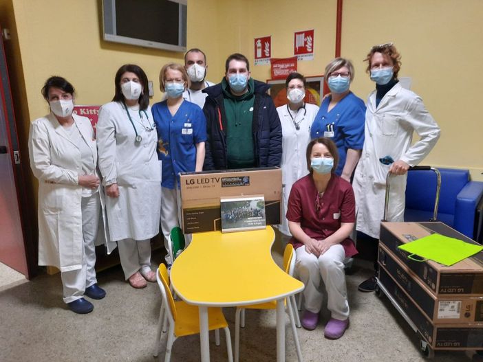 Donazione di quattro televisori alla Pediatria dell’Ospedale Civile di Vigevano Donazione di quattro televisori alla Pediatria dell’Ospedale Civile di Vigevano