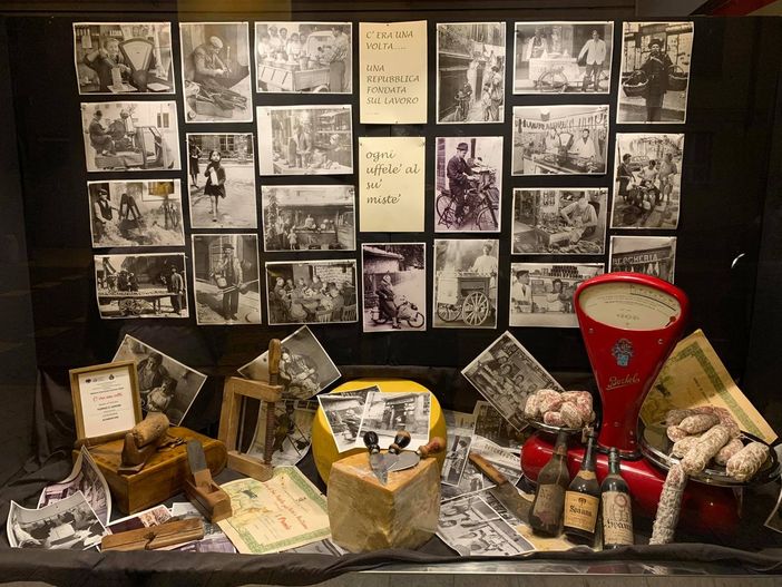 (In foto la vetrina di FORNO E SAPORI, Corso San Pietro-54, Primo Premio Assoluto lo scorso anno)