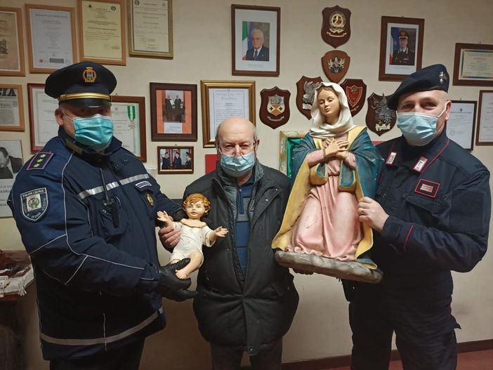 Cesano Boscone: recuperate due statue del Presepe rubate a Natale