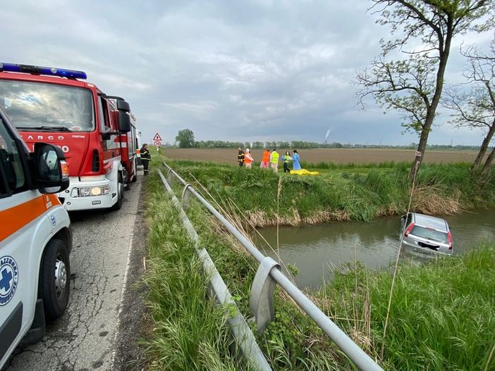 Castello d'Agogna: finisce con l'auto in un fosso sulla ex statale 494, perde la vita un 82enne Castello d'Agogna: finisce con l'auto in un fosso sulla ex statale 494, perde la vita un 82enne