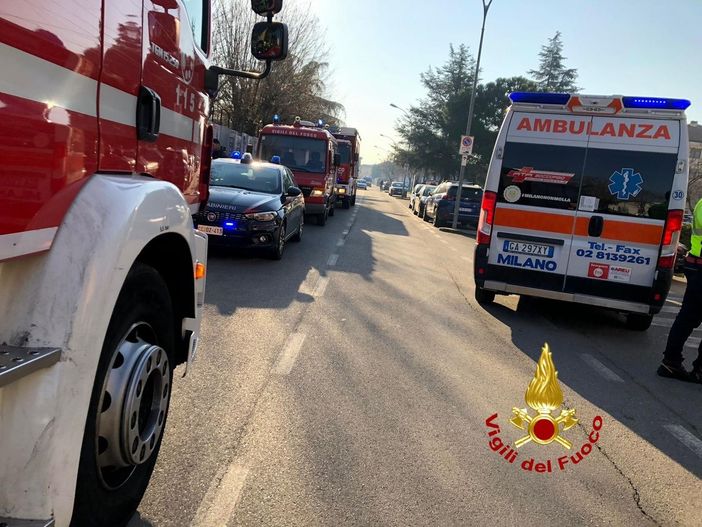 Pregnana Milanese: bruciore agli occhi per i ragazzi alla scuola media, sopralluogo dei vigili del fuoco