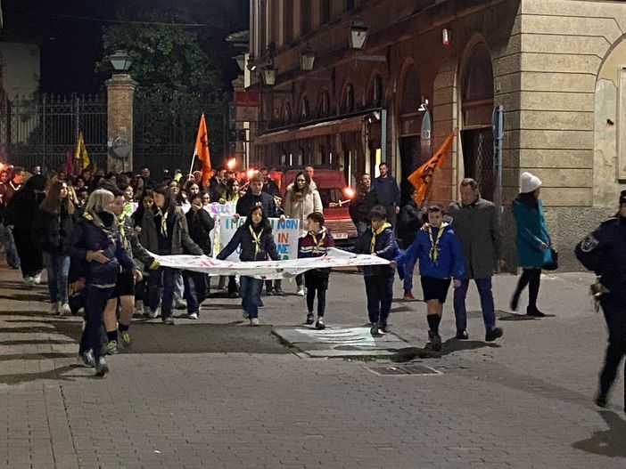 Mede: una fiaccolata per ricordare le vittime della mafia Mede: una fiaccolata per ricordare le vittime della mafia