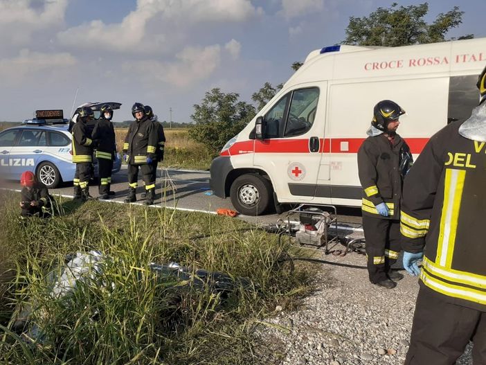 Albonese: tragico schianto con un'auto d'epoca, muore 82enne, gravemente ferita la compagna