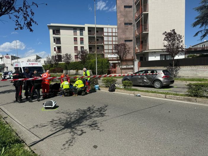 Vigevano: scontro auto-scooter in viale Petrarca, uomo 59enne trasportato in elicottero al Niguarda Vigevano: scontro auto-scooter in viale Petrarca, uomo 59enne trasportato in elicottero al Niguarda