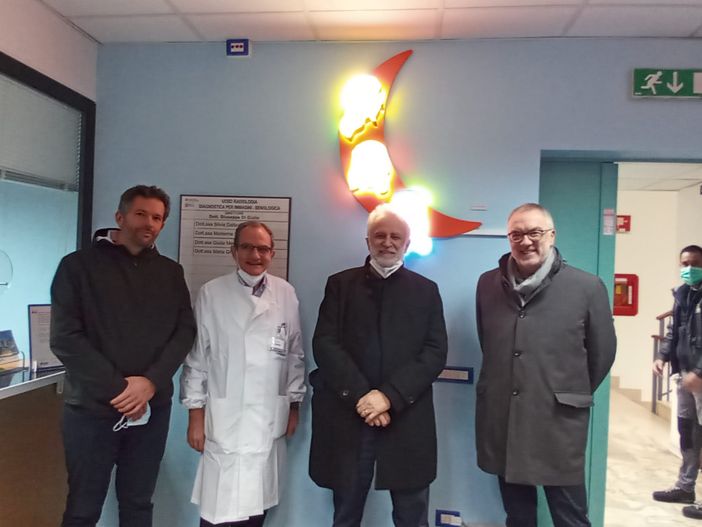 Pavia: 33 opere del maestro Marco Lodola illuminano il San Matteo Pavia: 33 opere del maestro Marco Lodola illuminano il San Matteo