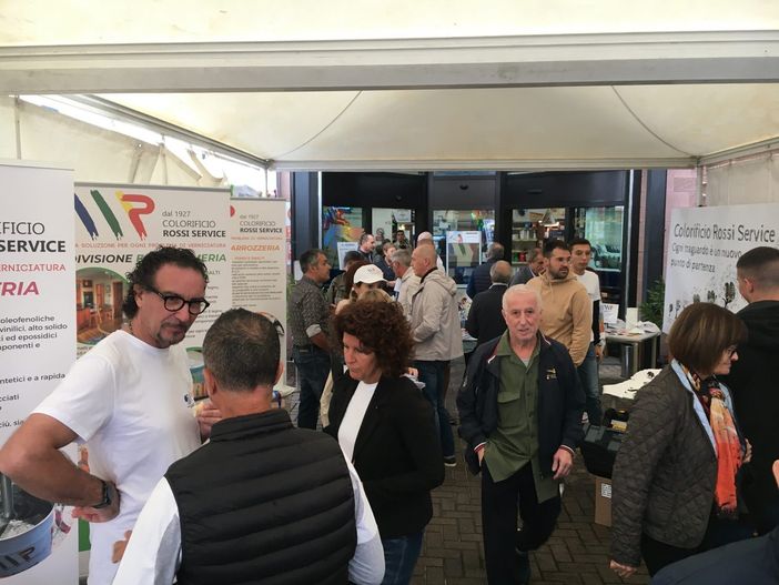 95 anni e non sentirli. La festa tutta colorata di Rossi Service