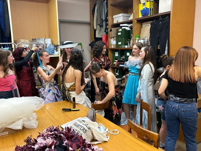 Vigevano, in mostra gli abiti della sartoria solidale