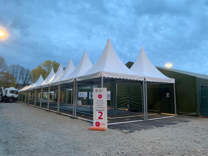 Vaccinazioni, attiva da oggi in Lombardia la "reciprocità interregionale" per i turisti Vaccinazioni, attiva da oggi in Lombardia la "reciprocità interregionale" per i turisti