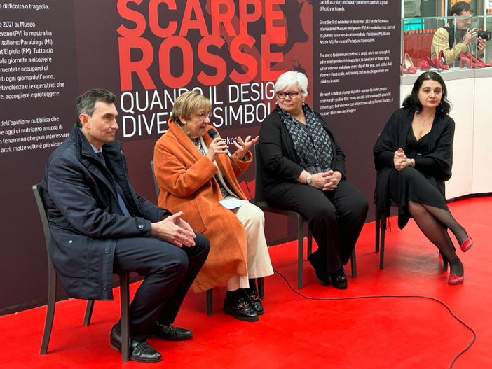 Scarpe Rosse, quando il design diventa simbolo® per dire NO alla violenza sulle donne Scarpe Rosse, quando il design diventa simbolo® per dire NO alla violenza sulle donne