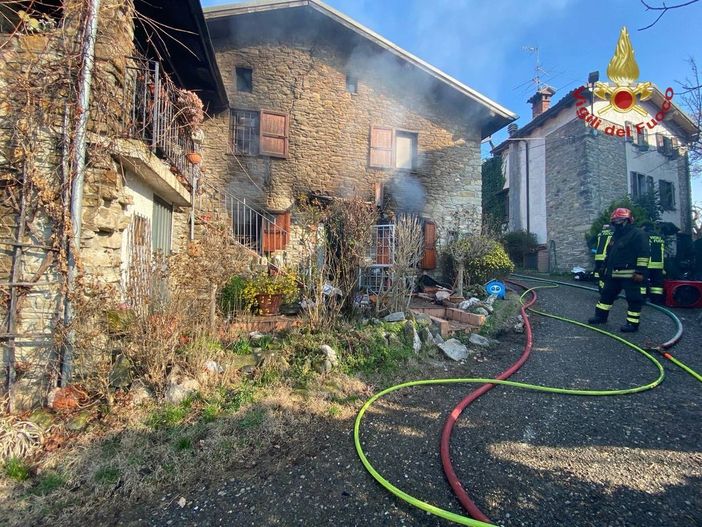 Zavattarello: rogo in abitazione, una persona elitrasportata al San Matteo di Pavia
