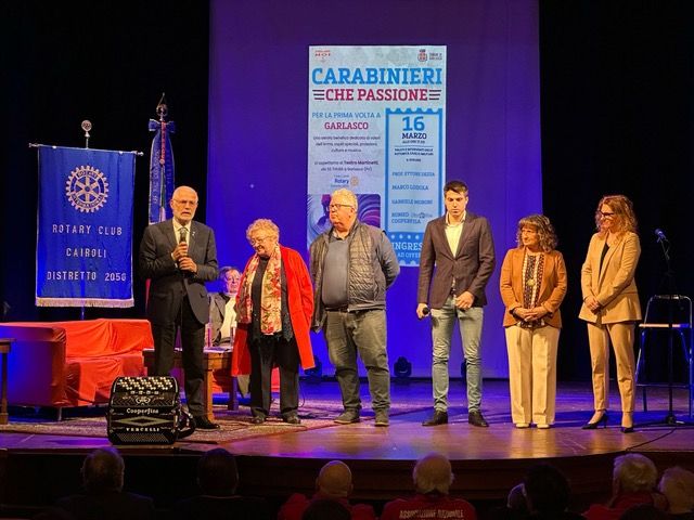 Garlasco: grande successo per "Carabinieri che passione" al teatro Martinetti Garlasco: grande successo per "Carabinieri che passione" al teatro Martinetti
