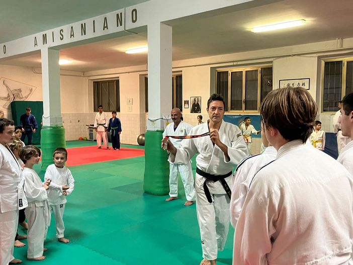 Mede: il judoka Fabio Brocchieri premiato per la medaglia d'argento ai mondiali veterani ad Abu Dhabi